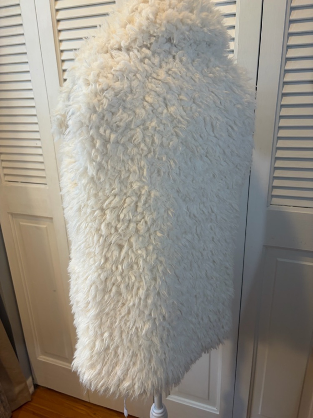 Cozy Cream Faux Fur Teddy Jacket Vest - Open Front - Picture 4 of 10